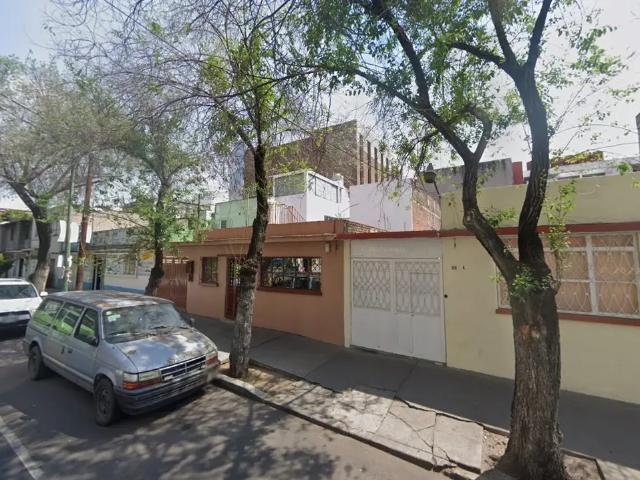 CASA EN VENTA C. PIRINEOS PORTALES CDMX