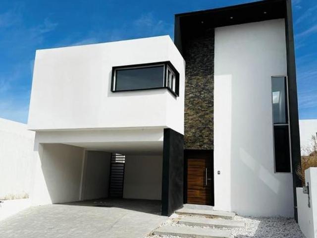 CASA EN VENTA C/ RECAMARA EN PLANTA BAJA EN BOSQUE REAL $6.8 MILL