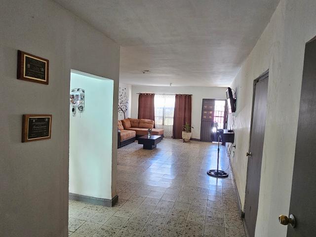 CASA EN VENTA C. URREA