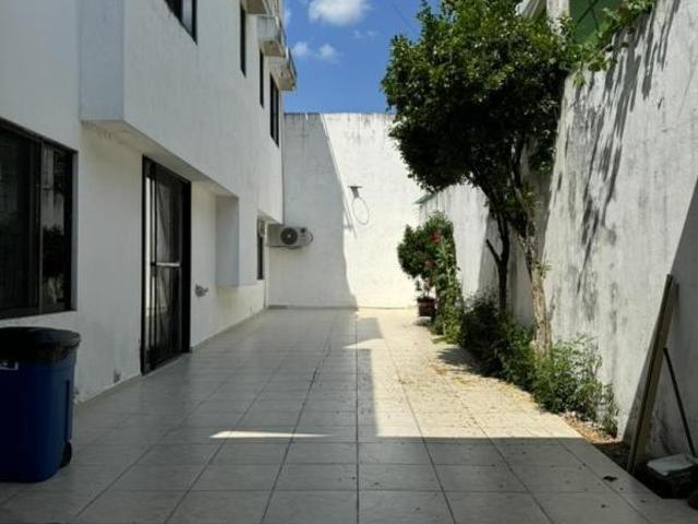 CASA EN VENTA CALLE MIGUEL HIDALGO COL. 27 DE SEPTIEMBRE, POZA RICA, VERACRUZ