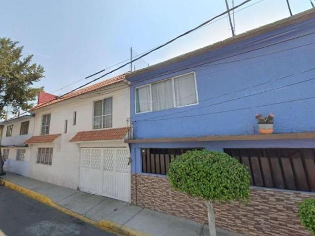 Casa en Venta Calle Moguer, Cerro de la Estrella Iztapalapa, CDMX Recuperación Bancaria