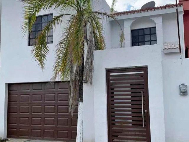 CASA EN VENTA CALLE NOVENA FRACC. LAS FUENTES