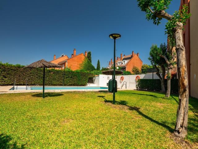 ADOSADO EN VENTA || Calle Acequia, Tomares