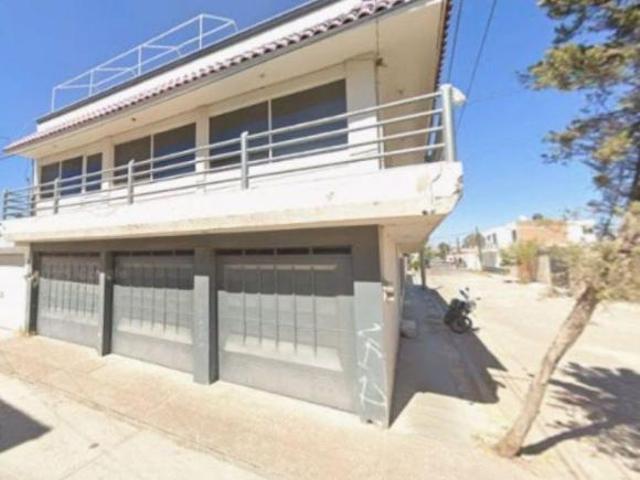 Casa en venta Calle Aeropuerto, Fracc. Francisco Sarabia, Durango Recuperación Bancaria