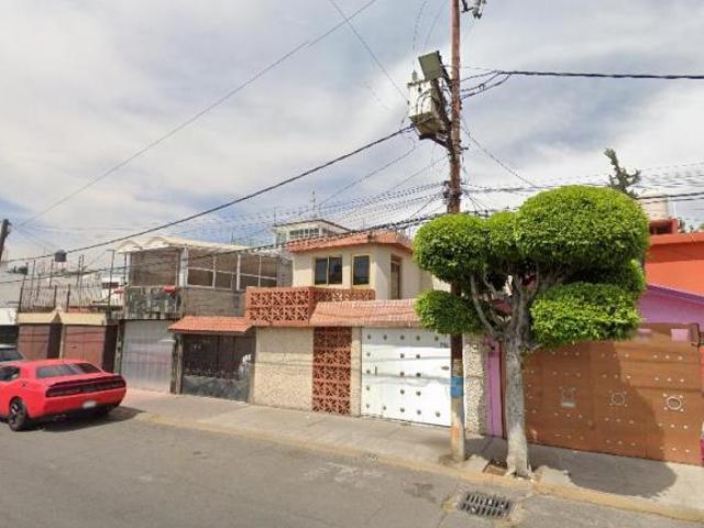 CASA EN VENTA! calle bosques de Africa, Col. bosques de Aragón, Nezahualcóyotl. OPORTUNIDAD!