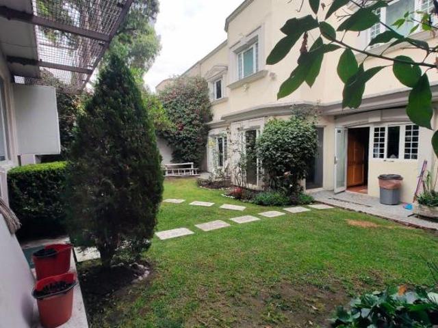 Casa en Venta calle cerrada en Lomas de las Palmas