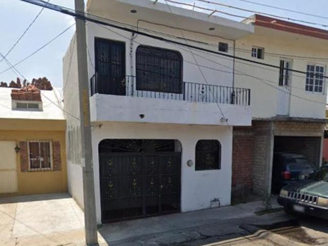 CASA EN VENTA CALLE CRISTOBAL COLON 746 COL VILLAS DEL RIO, COLIMA