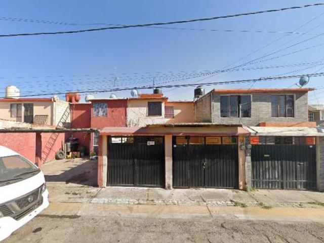CASA EN VENTA! CALLE PARAJE, COL. JARDINES DE LA HACIENDA, CUATITLAN IZCALLI. ¡GRAN OPORTUNIDAD!