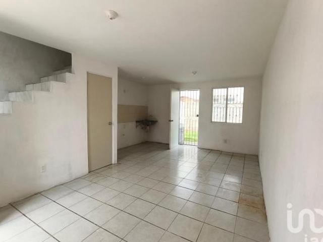 CASA EN VENTA CALLE PRIVADA CIRCUITO DIAMANTE FRACCIONAMIENTO VALLE DE LOS MOLINOS, ZAPOPAN