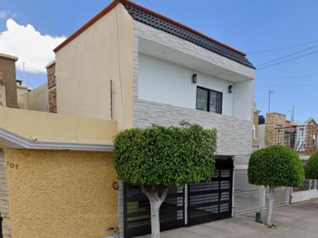 CASA EN VENTA: Segunda Priv. Guanajuato, Fracc. Bosques, C.P. 37234, León, Guanajuato