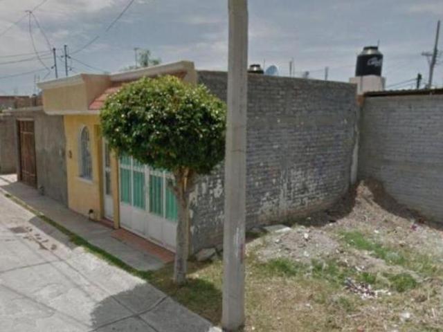 Casa en Venta: Calle Zarzaparrilla, Residencial Floresta CP 36595 Irapuato