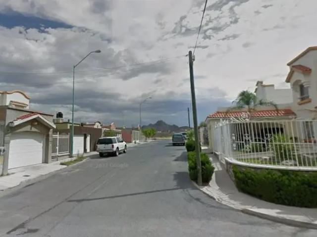 CASA EN VENTA CALLE ZIMBABWE PRADERAS DE LEON CHIHUAHHUA