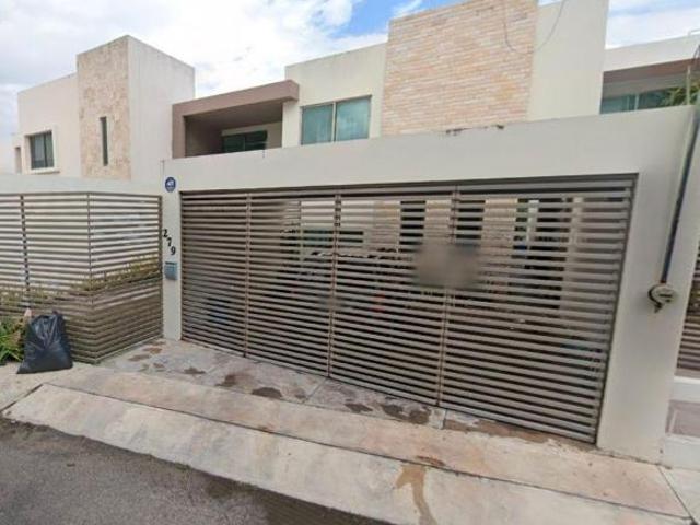 CASA EN VENTA, CALLE 25 COL. MONTEBELLO MUN. MERIDA C.P. 97113