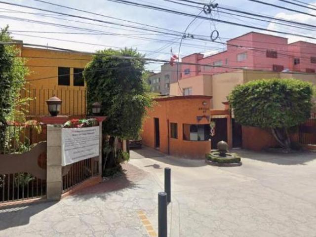 CASA EN VENTA CALZADA DE LAS BRUJAS, NUMERO 85