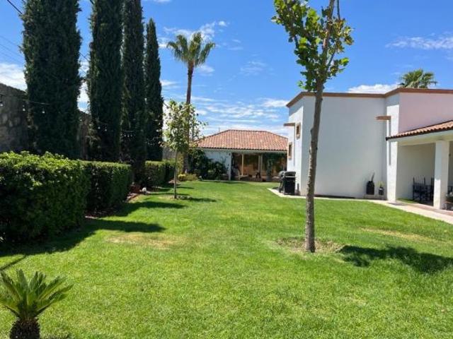 CASA EN VENTA CAMPOS ELISEOS SECTOR 1