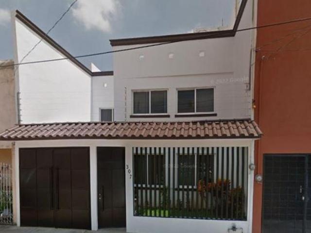 CASA EN VENTA, CANTERA DE LOS MANZANARES COL. PARQUE MANZANARES MUN. LEON DE LOS ALDAMA C.P. 37510