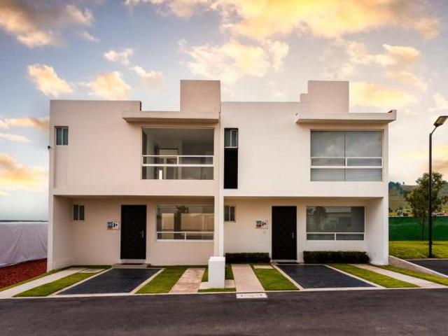 CASA EN VENTA CANTERAS ZINACANTEPEC 4