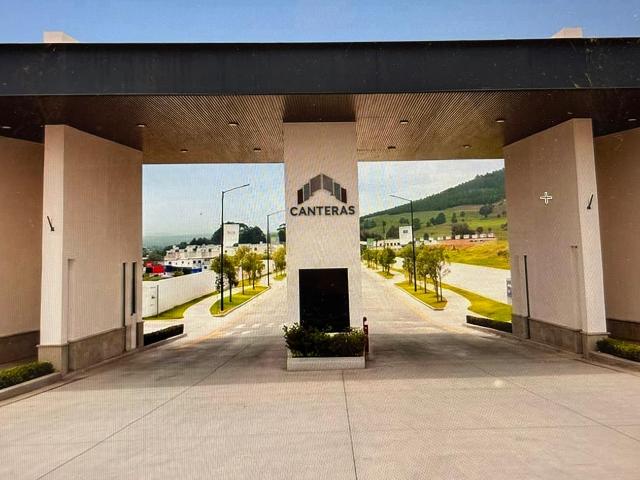 CASA EN VENTA CANTERAS ZINACANTEPEC