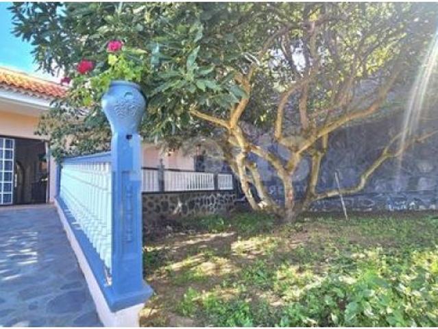 ᐅ  Casa en venta, Casa,, Tenerife, 8 Dormitorios, 335 m², 525.000 € . XPKP T2661