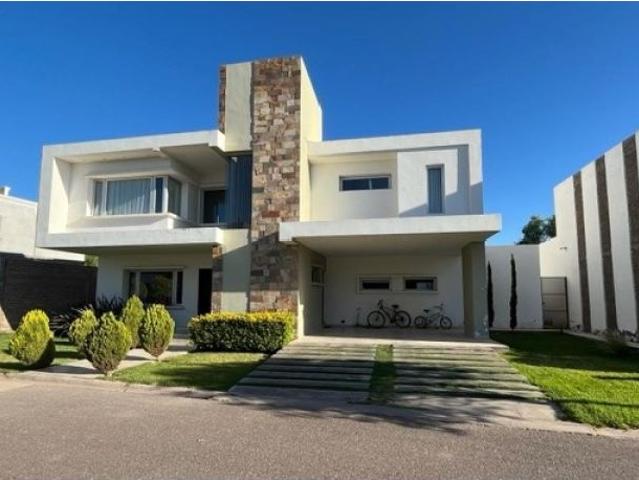 Casa en Venta Capital San Juan