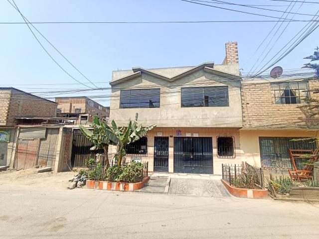Casa en Venta Carabayllo Urb. La Rivera / Parámetros para 4 Pisos