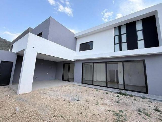 CASA EN VENTA CARRETERA NACIONAL BOSQUES DE LAS MISIONES