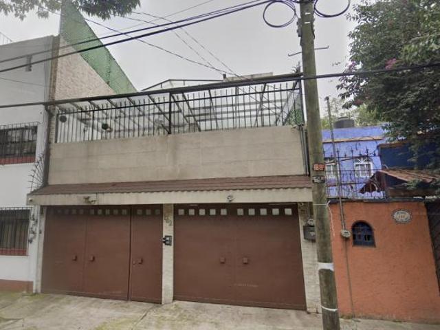 CASA en VENTA cerca de museos en COYOACÁN