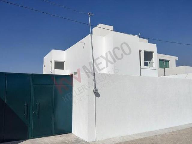 CASA EN VENTA, CERCA DE CARRETERA AL PACIFICO, CACALOMACAN
