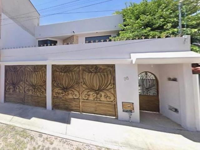 CASA EN VENTA CERCA DE CENTRO HISTORICO DE QUERETARO CON EXCELENTES VIAS DE ACCESO!