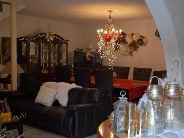 Casa en venta cerca de centros comerciales