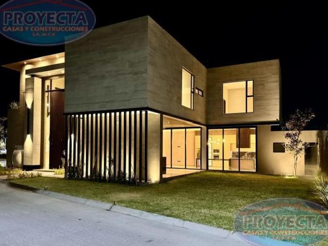 CASA EN VENTA CERCA DE CLUB CAMPESTRE, FRAC. LA CANTERA