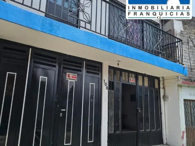 Casa en venta cerca de El Coloso del Pacífico, AMPLIO patio con potencial para construir