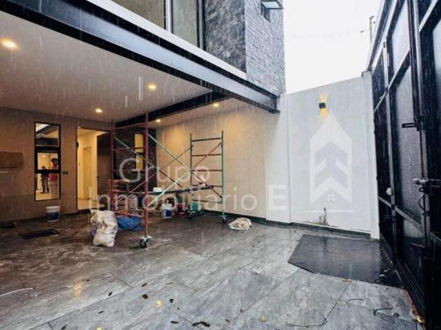 CASA EN VENTA CERCA DE LA USBI Y VELÓDROMO, XALAPA