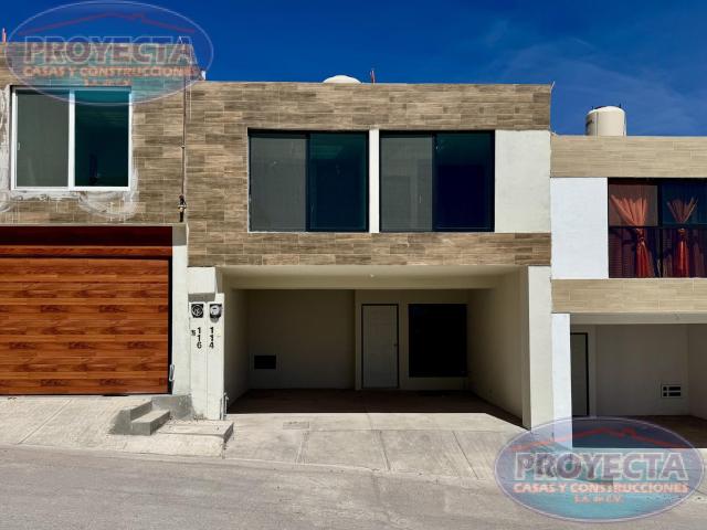 CASA EN VENTA CERCA DE PASEO DURANGO CON COCINA INTEGRAL Y CLOSETS, FRAC. CIELO VISTA