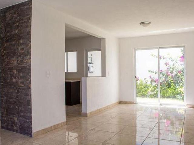 CASA EN VENTA CERCA DE PERIFERICO Y PLAZA SAN DIEGO, CUAUTLANCINGO
