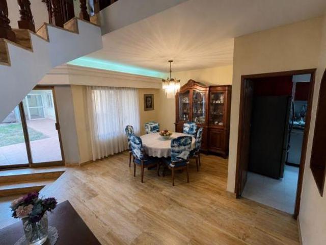 Casa en venta cerca de plaza Galerias