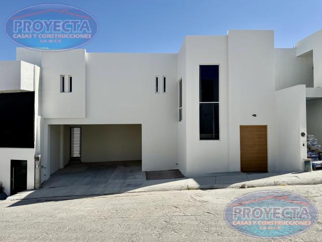 CASA EN VENTA CERCA DE PLAZA PUNTO GUADIANA,BALCON DE TAPIAS