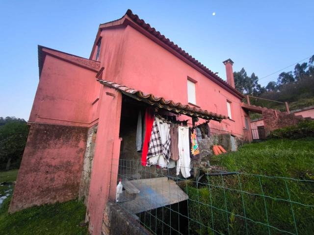 Venta de casa con gran terreno en Redondela