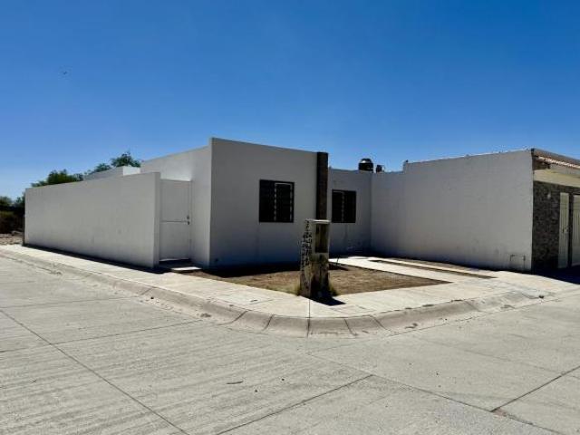 CASA EN VENTA CERCA DE SALIDA A MEXICO EN ESQUINA Y FRENTE AREA VERDE, FRAC. MILENIO 450