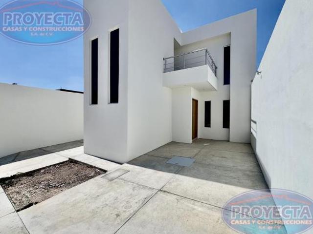 CASA EN VENTA CERCA DEL COLEGIO GUADIANA, FRAC. BALCON DE TAPIAS