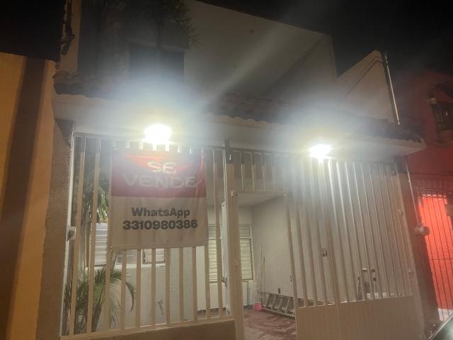 Casa en Venta Cerca del Hospital Siloé en Guadalajara, Colonia Joaquín Aaron