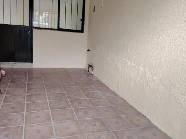 CASA EN VENTA CERCA DEL MERCADO FELIPE ANGELES