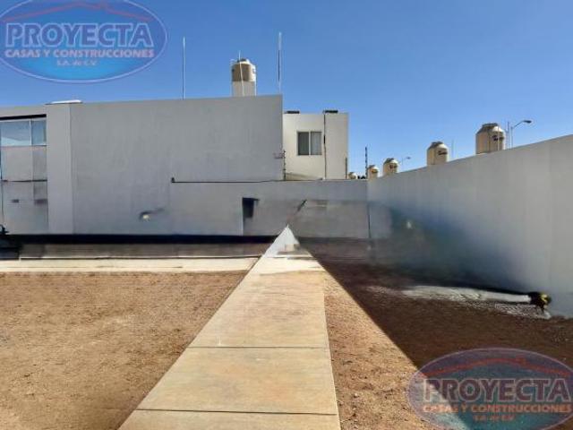CASA EN VENTA CERCA DEL PODER JUDICIAL EN FRACCIONAMIENTO SANTA ELENA