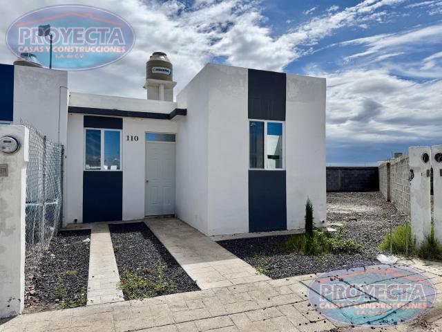 CASA EN VENTA CERCA SALIDA A MEXICO CON TERRENO GRANDE, FRAC.CRISTOBAL COLON