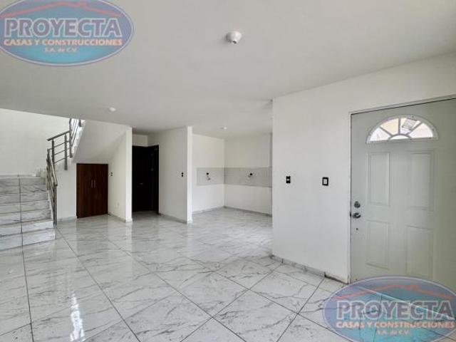 CASA EN VENTA CERCA SAMS EL EDEN EN FRAC CERRADO, FRAC. ODAM