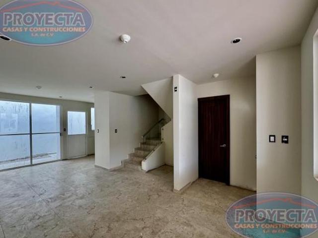 CASA EN VENTA CERCA SAMS EL EDEN EN FRAC CERRADO, FRAC. ODAM