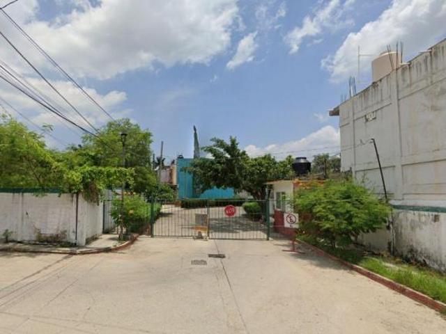 CASA EN VENTA, CERRADA EMPERADORES, FRACC. VILLAS DEL REY, TUXTLA GTZ. CHIAPAS, ¡REMATE BANCARIO!