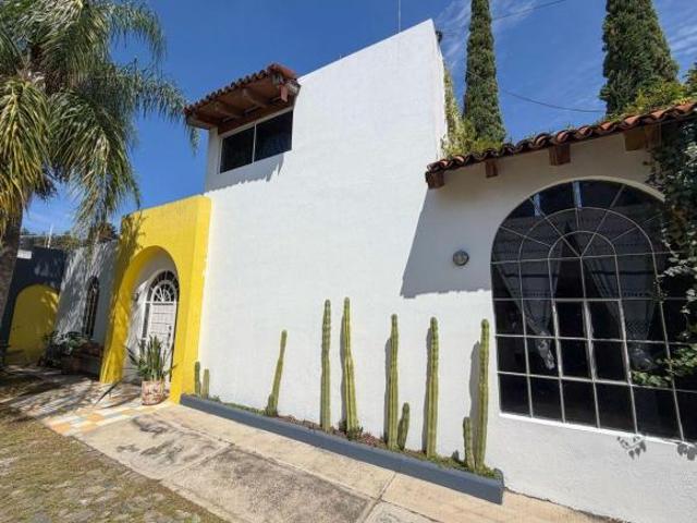 CASA EN VENTA CHAPALITA