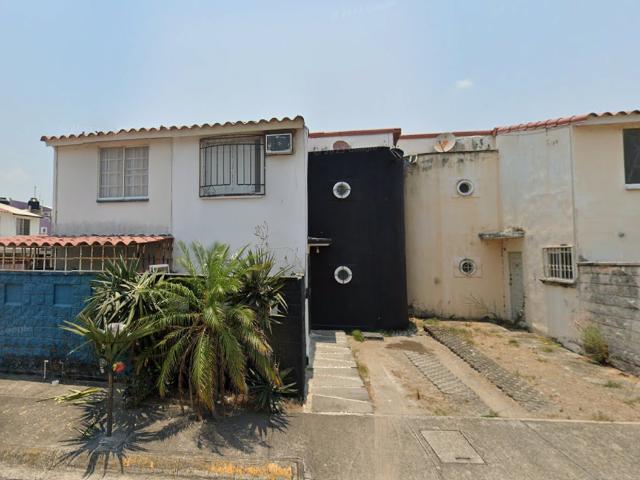 Casa en Venta En Geovillas Rincón De los Pinos Veracruz Ver. Recuperación Bancaria JX71.