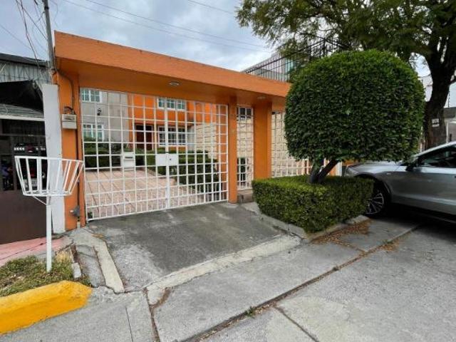 CASA. EN VENTA CIUDAD SATÉLITE